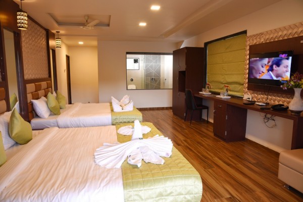 Deluxe Family Room