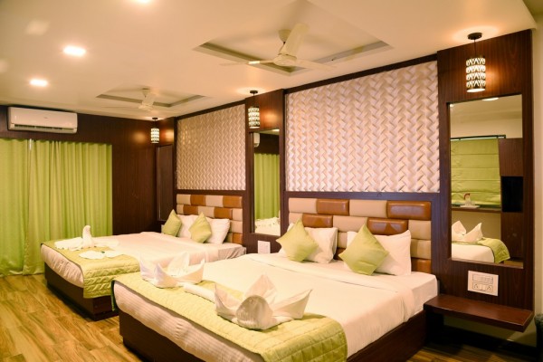 Deluxe Family Room